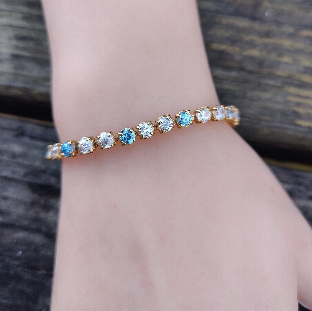Vintage Gold and Blue Crystal Bracelet - Picture 2 of 7